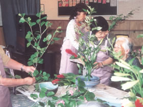 生け花教室の風景画像